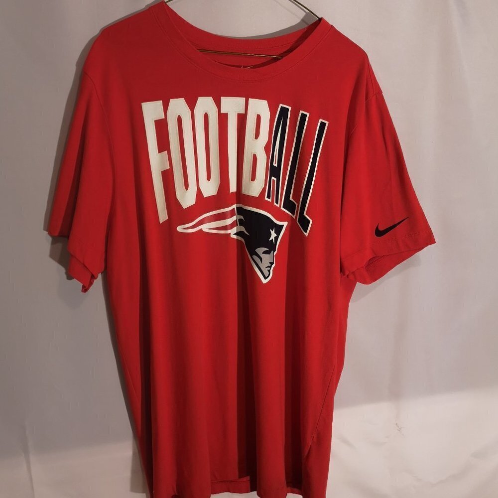 Nike Dri-Fit Men's Size XL Red New England Patriots T-shirt